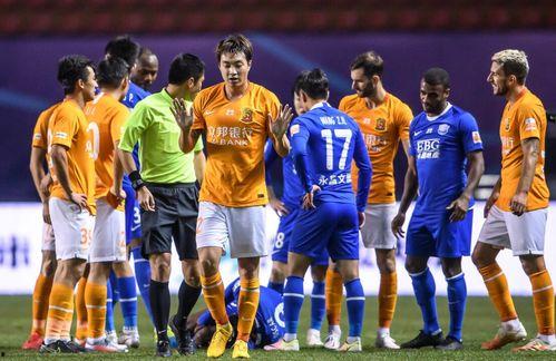 足坛最新爆料新闻视频下载,揭秘球星转会内幕与赛场风云 第1张 足坛最新爆料新闻视频下载,揭秘球星转会内幕与赛场风云 第1张